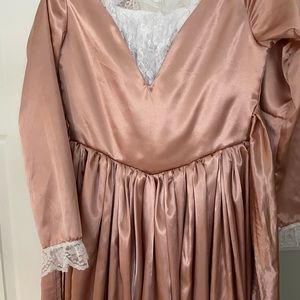 Anjelica Schuyler dress